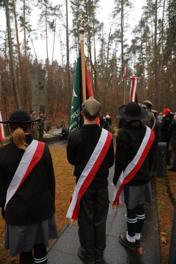 Uroczystości upamiętniające jeden z wielu dramatów okupacji hitlerowskiej w Polsce.