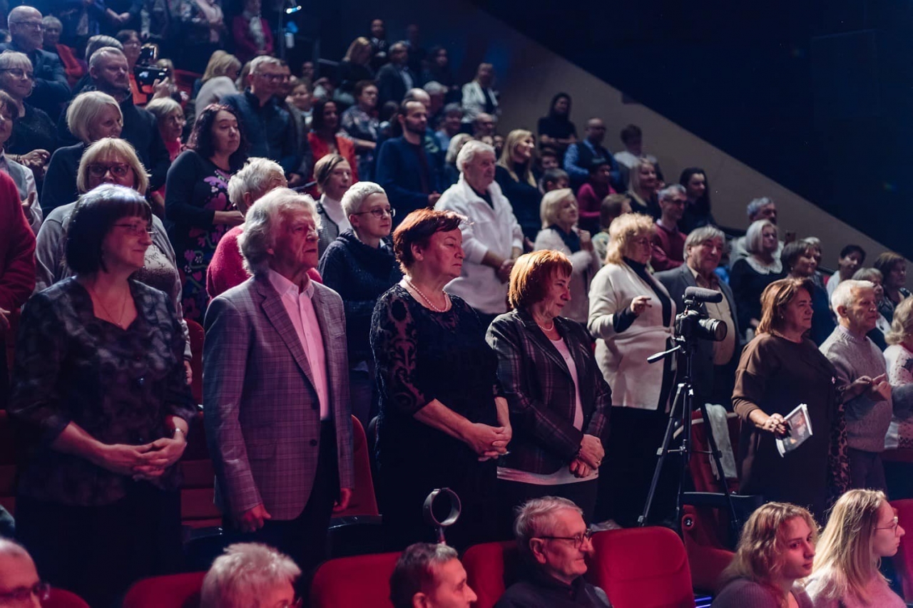 Jubileuszowy Koncert Chóru Camerata i jednoczenie Jubileusz 25-lecia pracy dyrygenta Izabeli Szoty z chórem