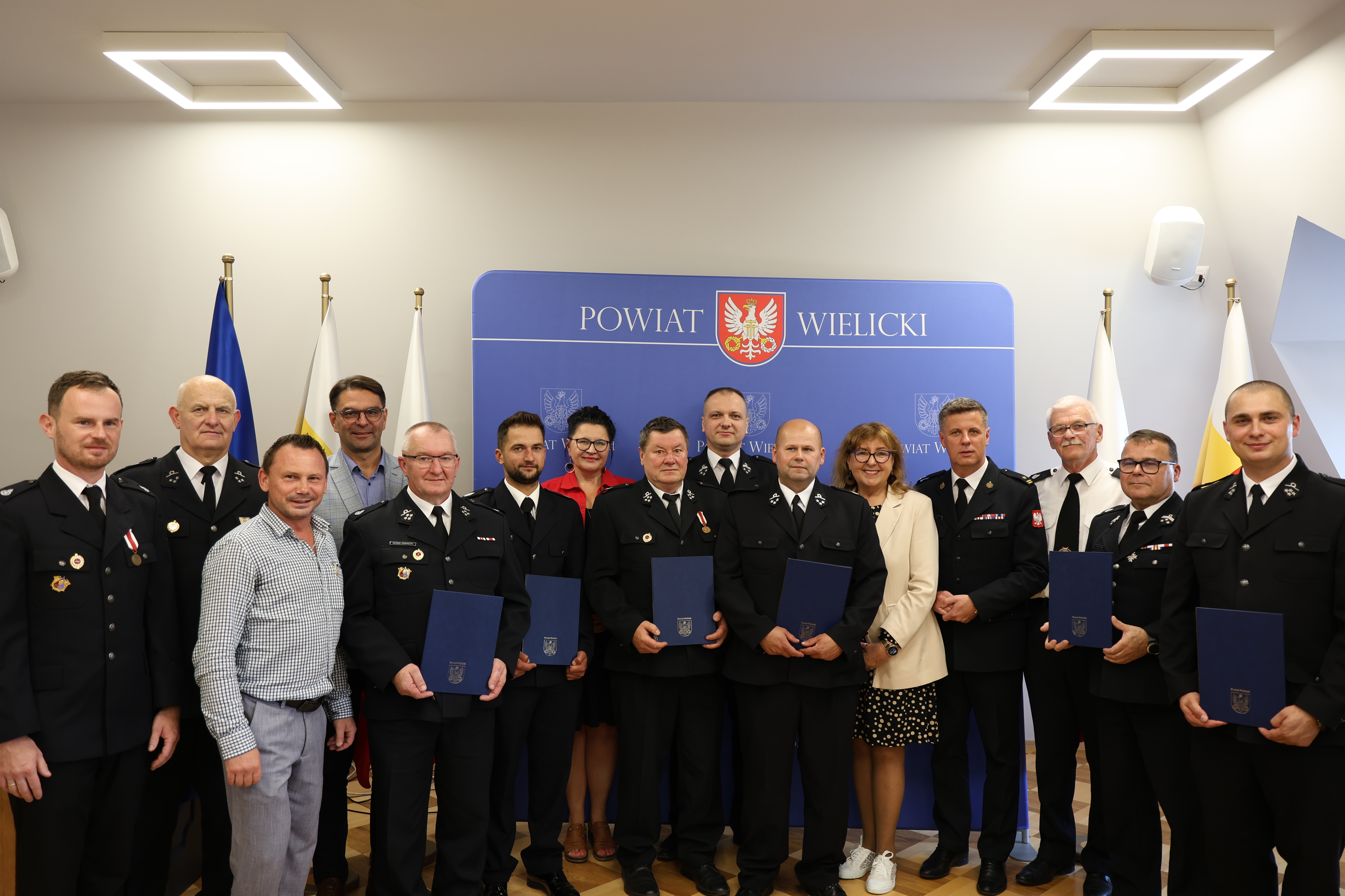 Pierwsze umowy podpisane. Powiat Wielicki wspiera jednostki OSP