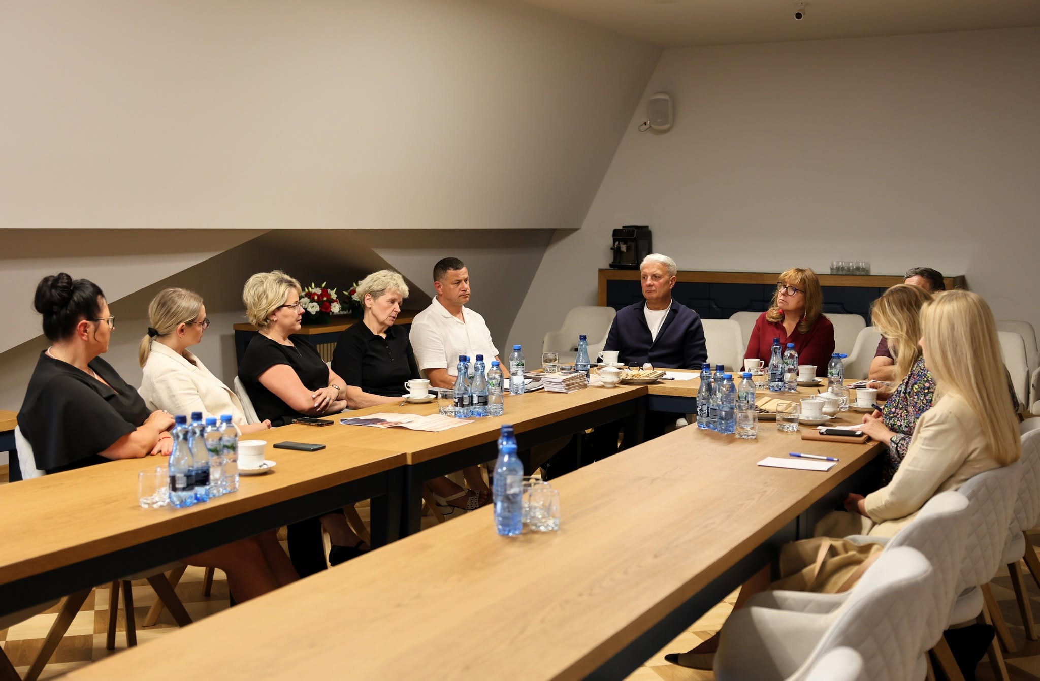 Rozwój systemu pieczy zastępczej w centrum dyskusji Komisji Opieki Społecznej i Zdrowia